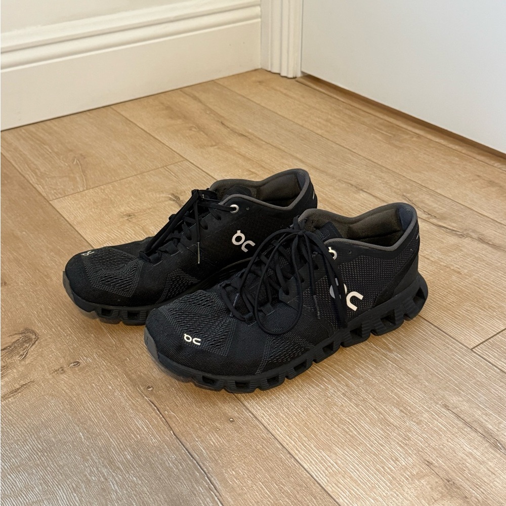 On Cloud training sneakers